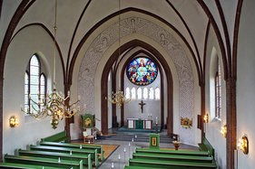 Innenansicht der St.-Franziskus-Kirche Schwarzenbekvon der Empore aus