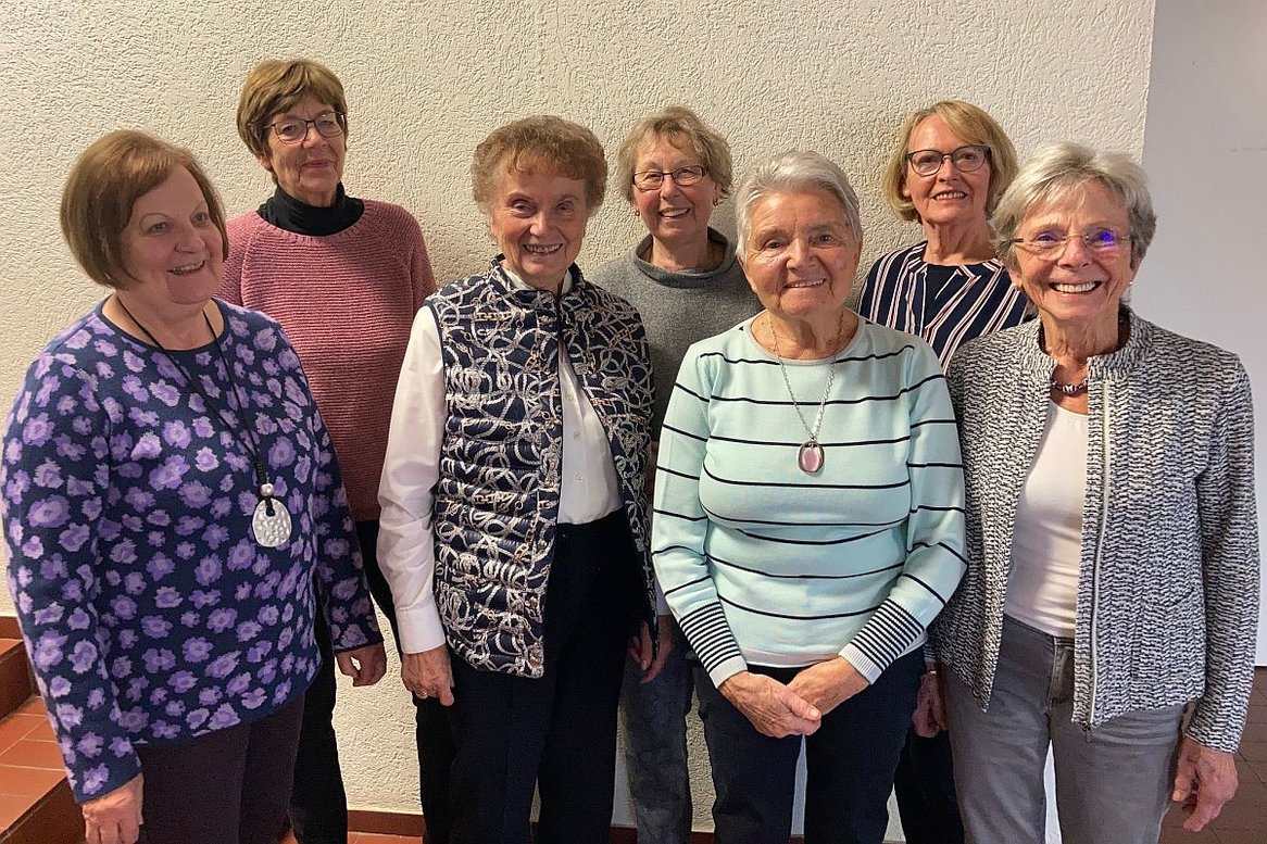 Eine Gruppe älterer Frauen 