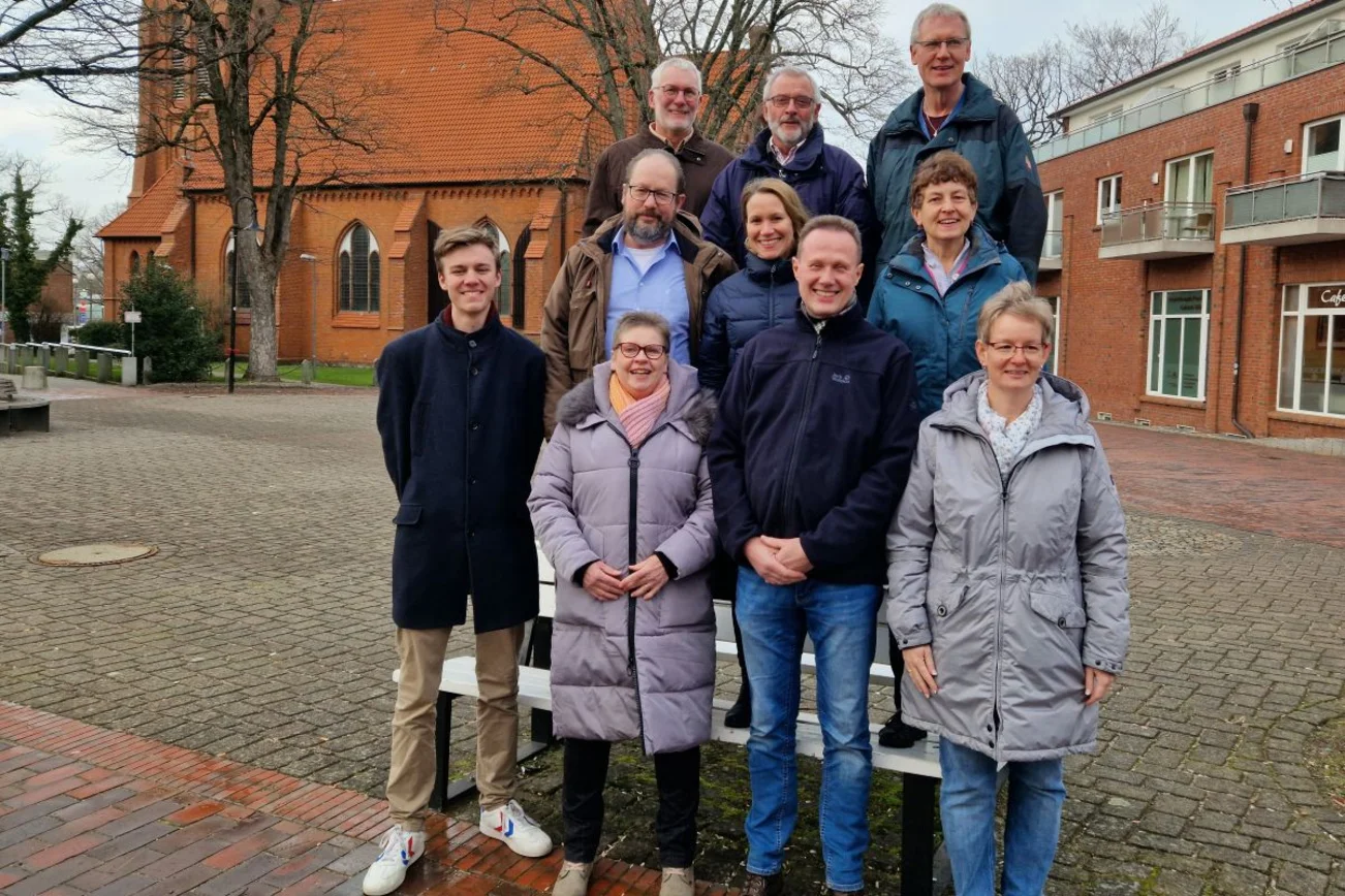 Gruppe Menschen auf dem Alten Markt in Schwarzenbek