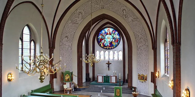 Innenansicht der St.-Franziskus-Kirche Schwarzenbekvon der Empore aus